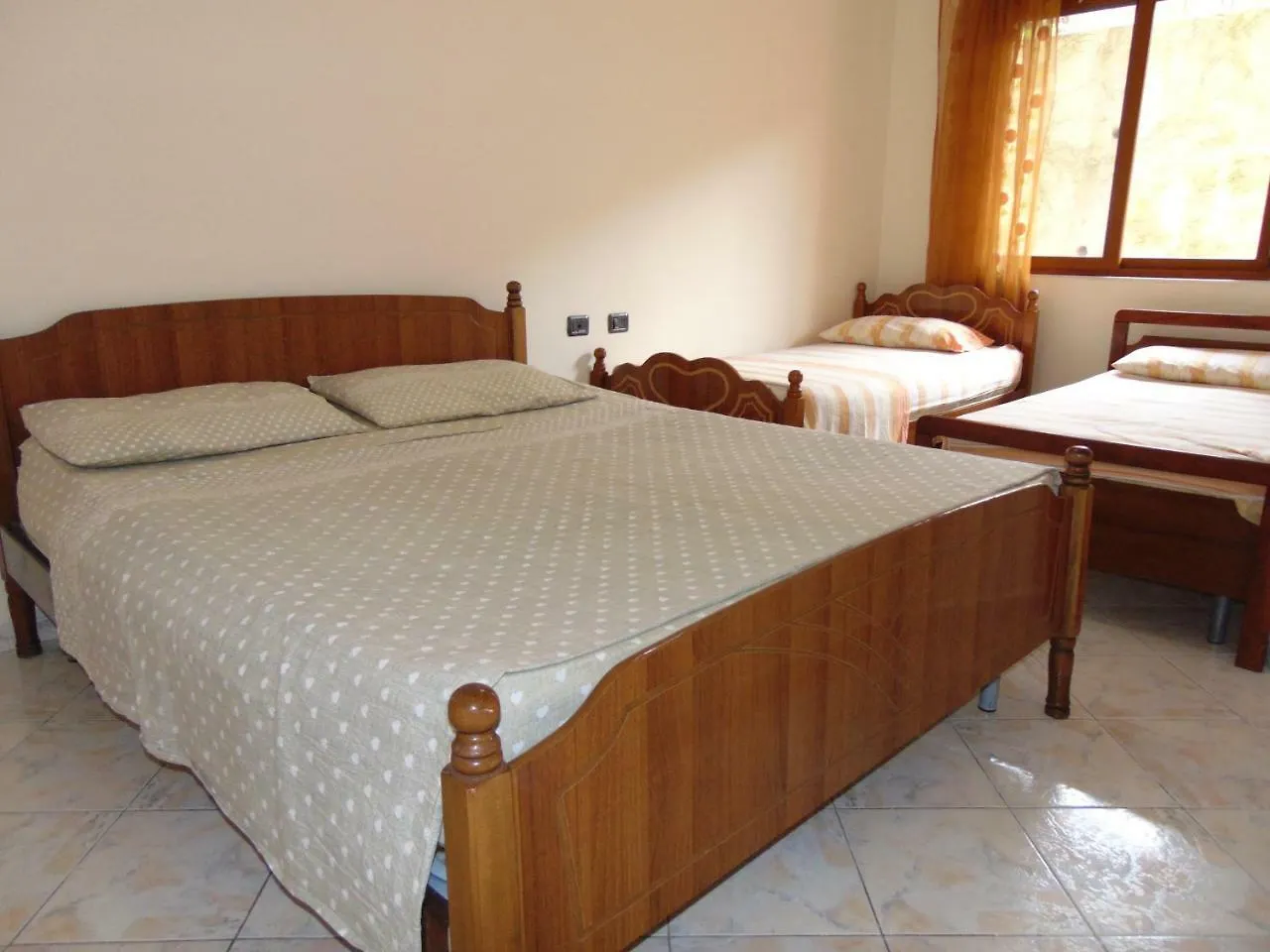 Vila Genos Lungomare Aparthotel Vlore