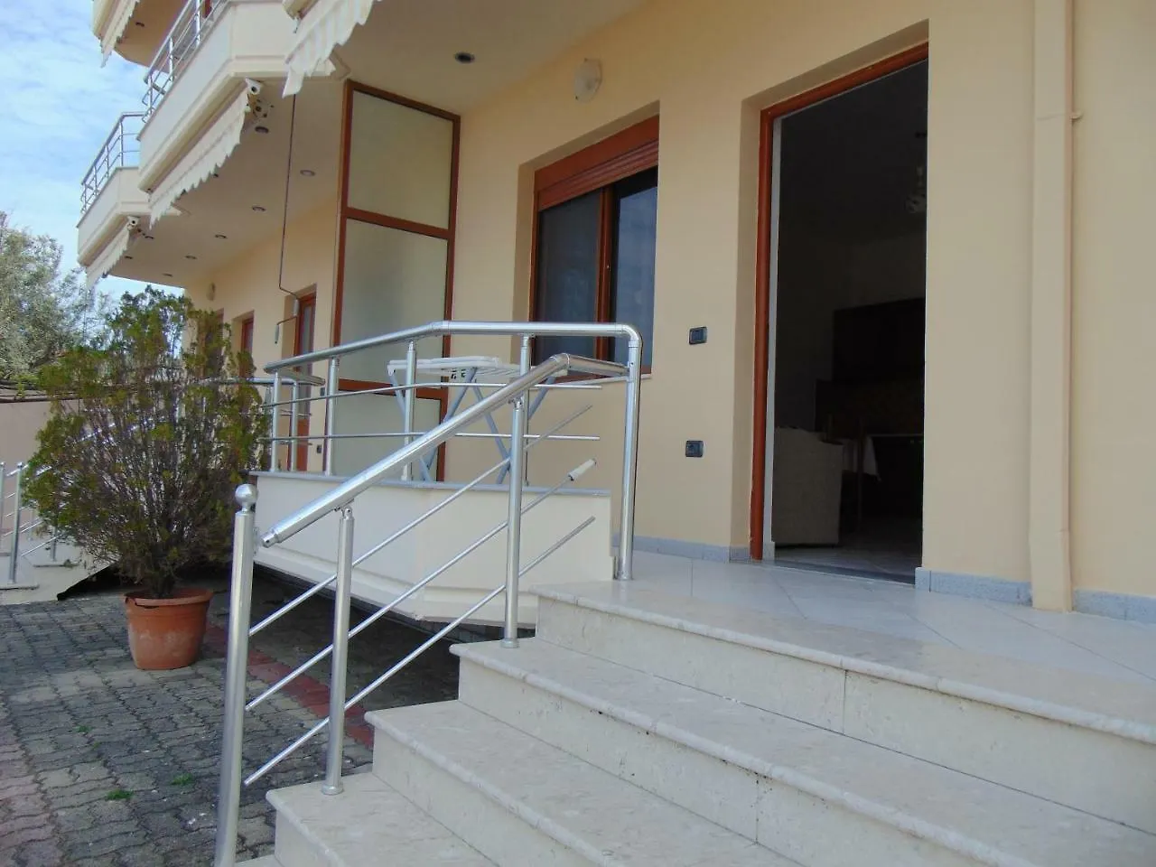 Vila Genos Lungomare Aparthotel Vlore Albania