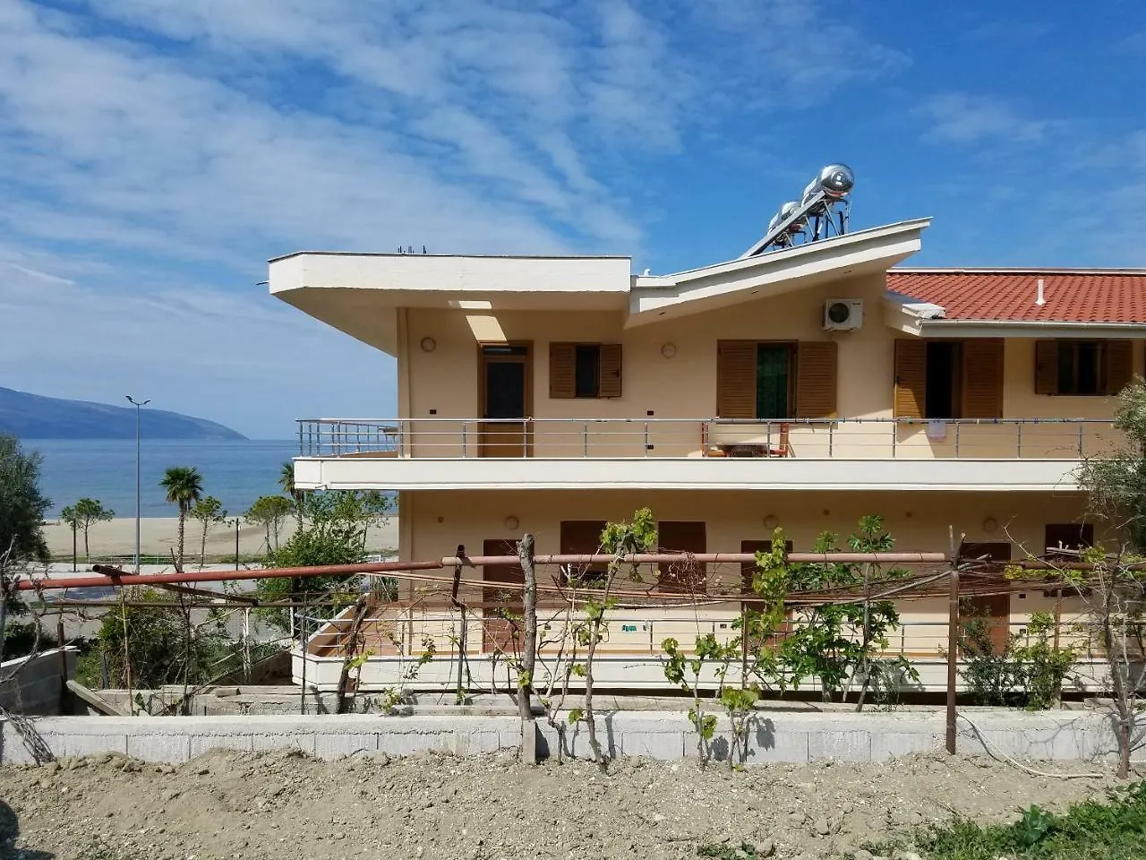 Vila Genos Lungomare Aparthotel Vlore 0*,